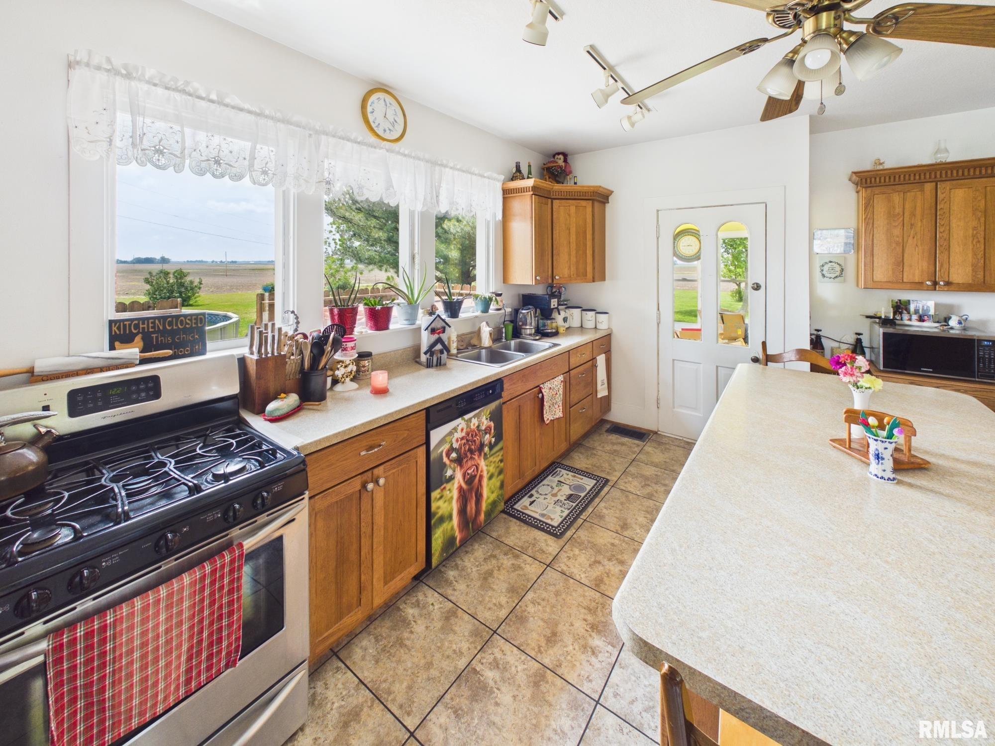 8832 Jackson Road Blue Mound, IL 62513 - Photo 8 of 69