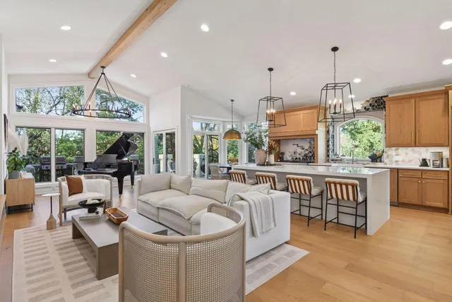 $1,099,000 | 2600 Cedar Green, Minnetonka, MN 55305