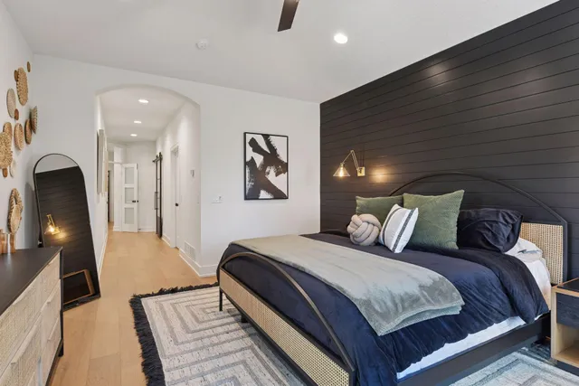 $1,099,000 | 2600 Cedar Green, Minnetonka, MN 55305