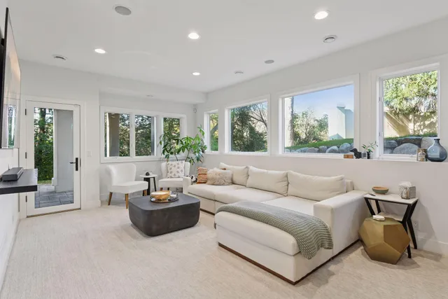 $1,099,000 | 2600 Cedar Green, Minnetonka, MN 55305