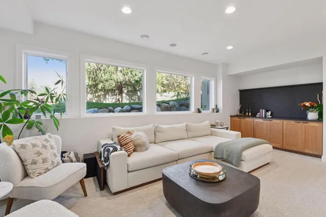 $1,099,000 | 2600 Cedar Green, Minnetonka, MN 55305