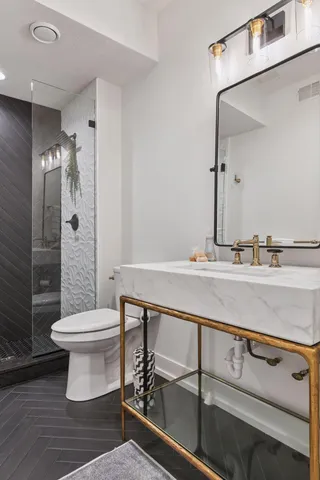 $1,099,000 | 2600 Cedar Green, Minnetonka, MN 55305