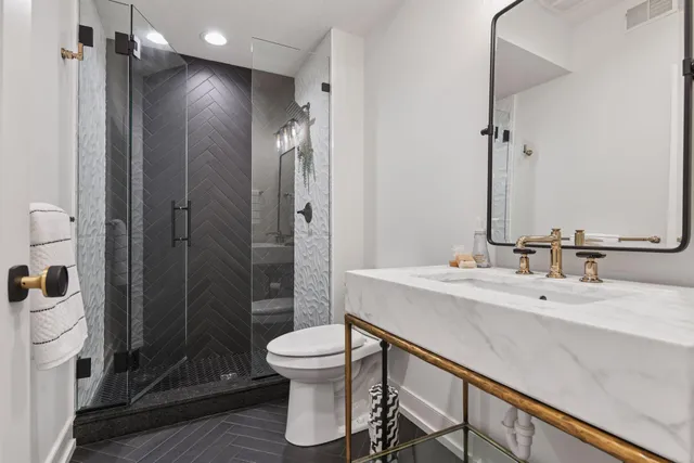 $1,099,000 | 2600 Cedar Green, Minnetonka, MN 55305