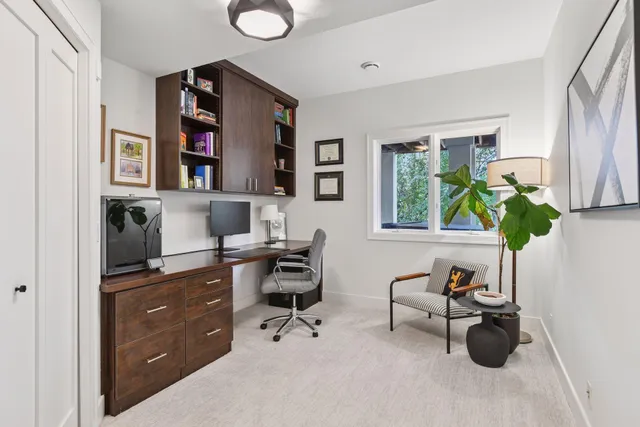 $1,099,000 | 2600 Cedar Green, Minnetonka, MN 55305