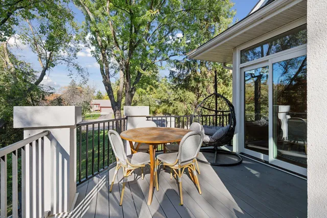 $1,099,000 | 2600 Cedar Green, Minnetonka, MN 55305