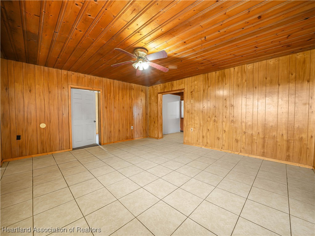 657 North Hollandtown Road Wauchula, FL 33873 - Photo 17 of 25 a view of an empty room