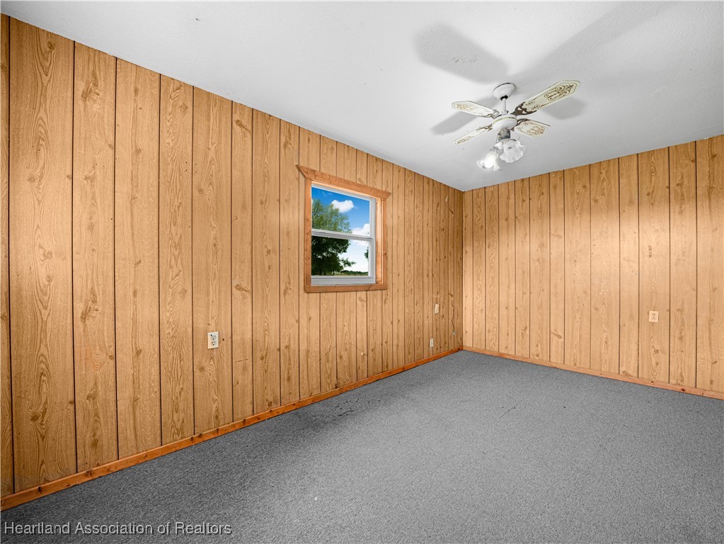 657 North Hollandtown Road Wauchula, FL 33873 - Photo 5 of 25 a view of an empty room and a window