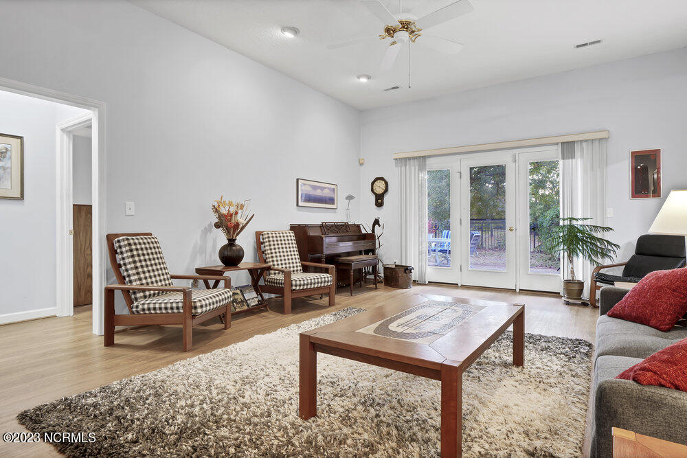 800 Fox Ridge Lane Wilmington, NC 28405 - Photo 11 of 50 Living Room