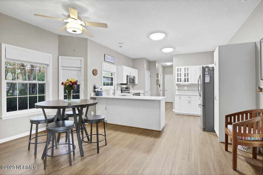 800 Fox Ridge Lane Wilmington, NC 28405 - Photo 13 of 50 Breakfast Nook to Kitchen