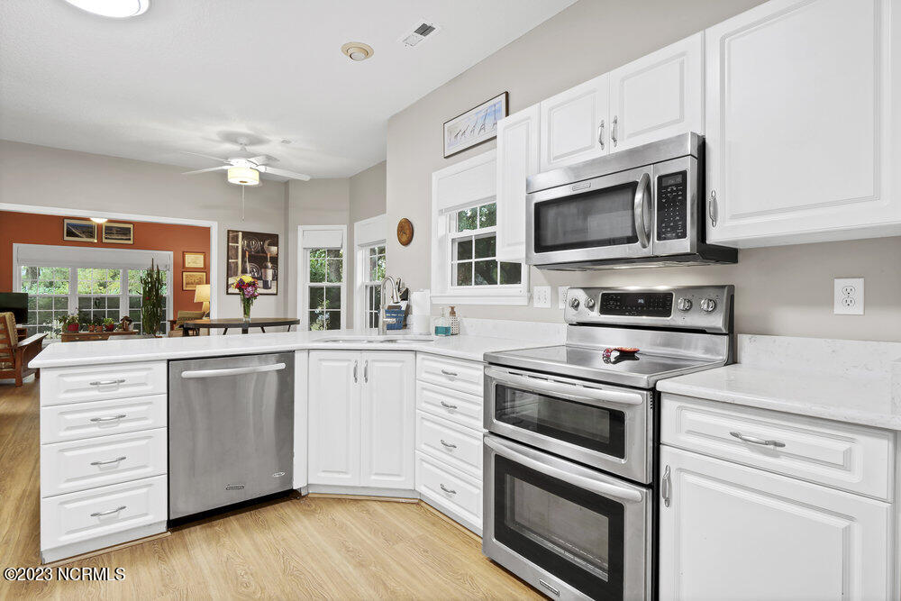 800 Fox Ridge Lane Wilmington, NC 28405 - Photo 15 of 50 Kitchen