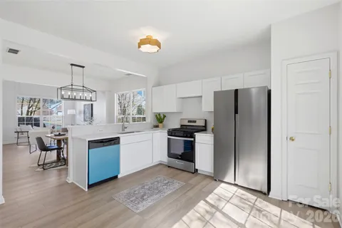 $400,000 | 2443 Normancrest Court, Charlotte, NC 28270