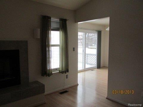 2386 Foxfield Highland, MI 48356 - Photo 10 of 14 IMG_0093.JPG