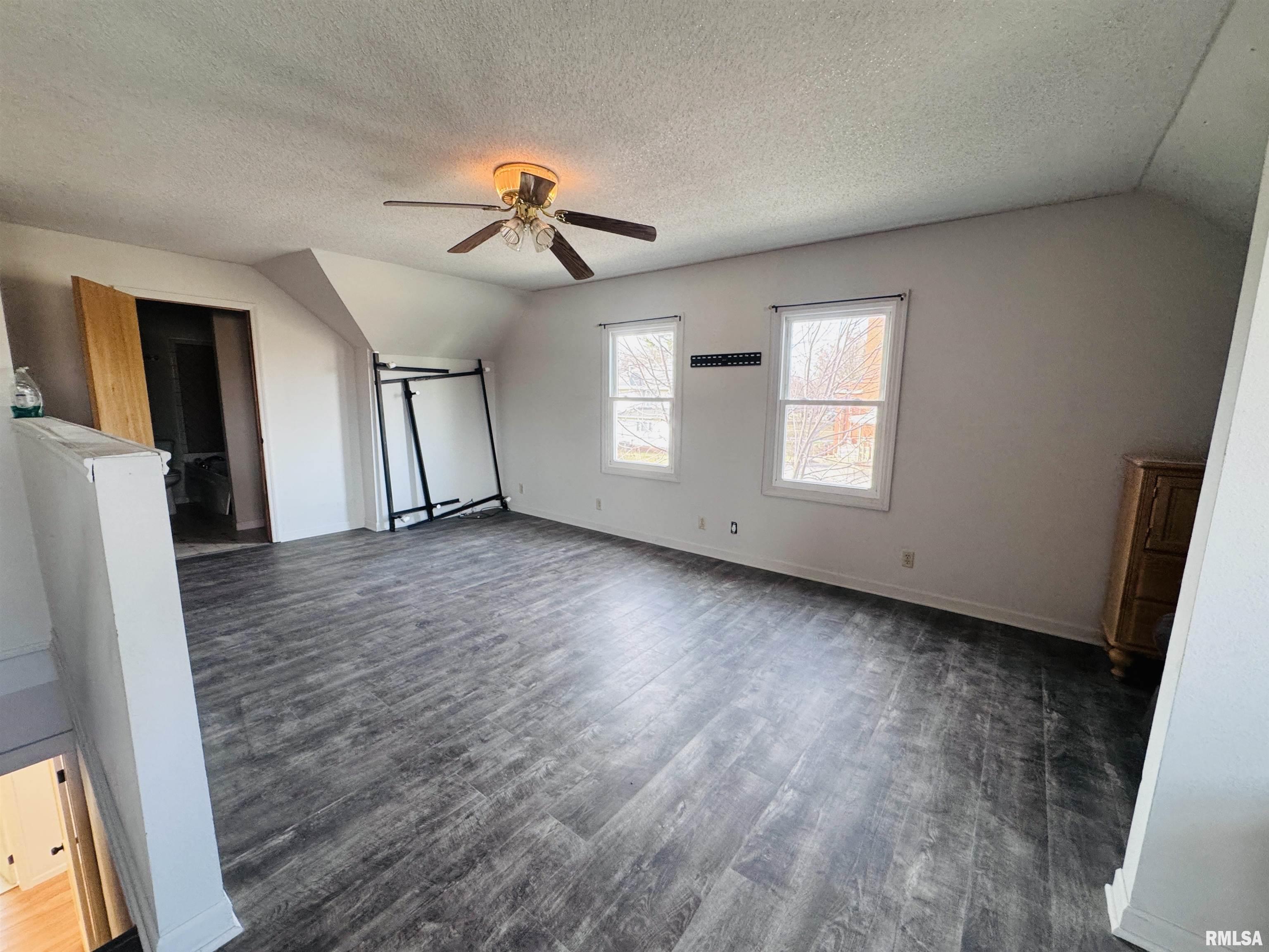 560 North Crafford Street Bushnell, IL 61422 - Photo 11 of 22