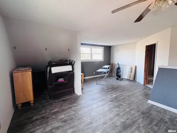 $155,000 | 560 North Crafford Street, Bushnell, IL 61422