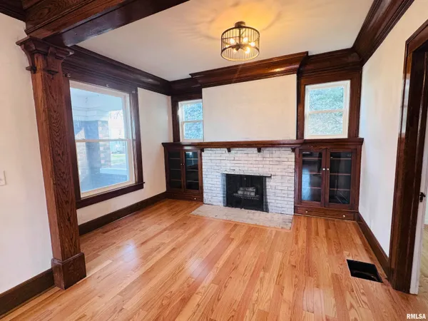 $155,000 | 560 North Crafford Street, Bushnell, IL 61422