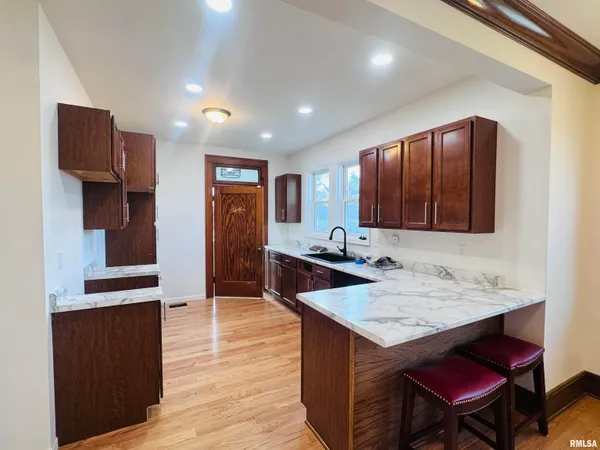 $155,000 | 560 North Crafford Street, Bushnell, IL 61422