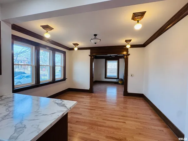 $155,000 | 560 North Crafford Street, Bushnell, IL 61422