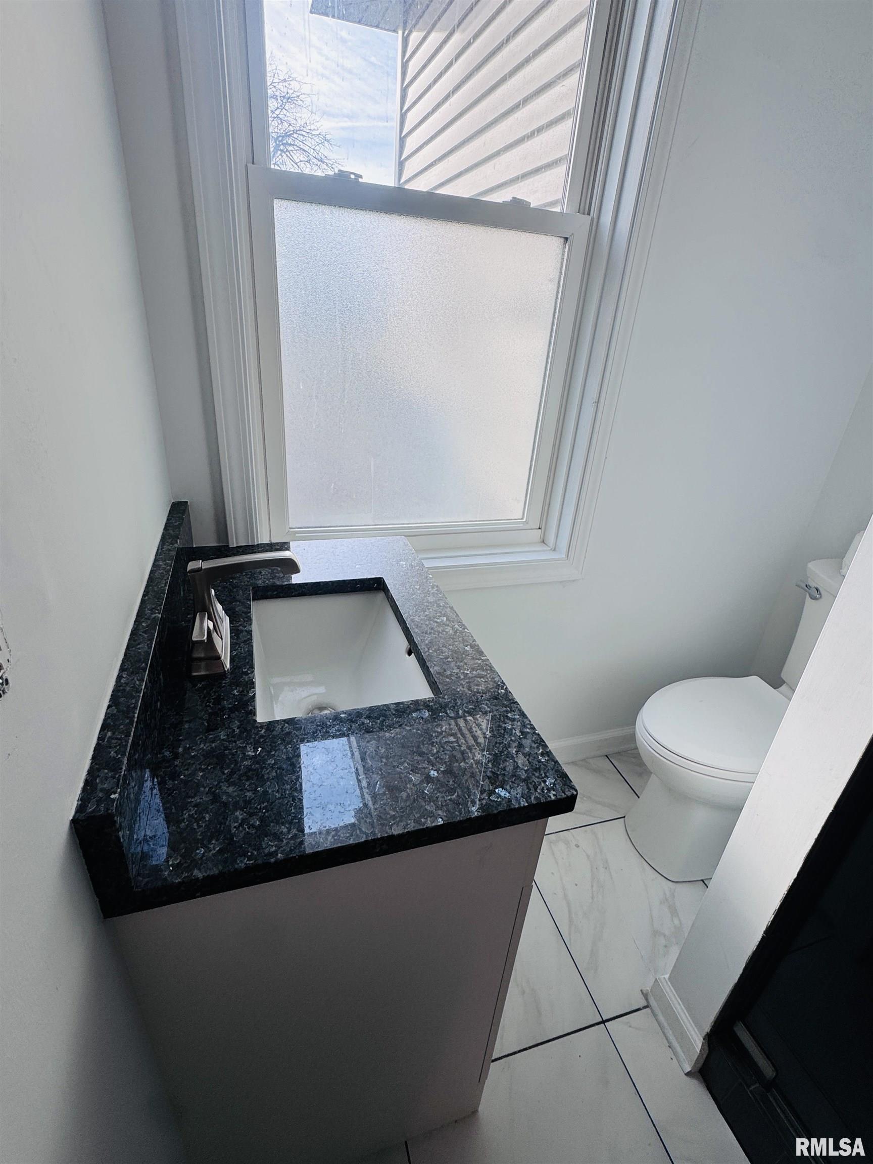 560 North Crafford Street Bushnell, IL 61422 - Photo 9 of 22