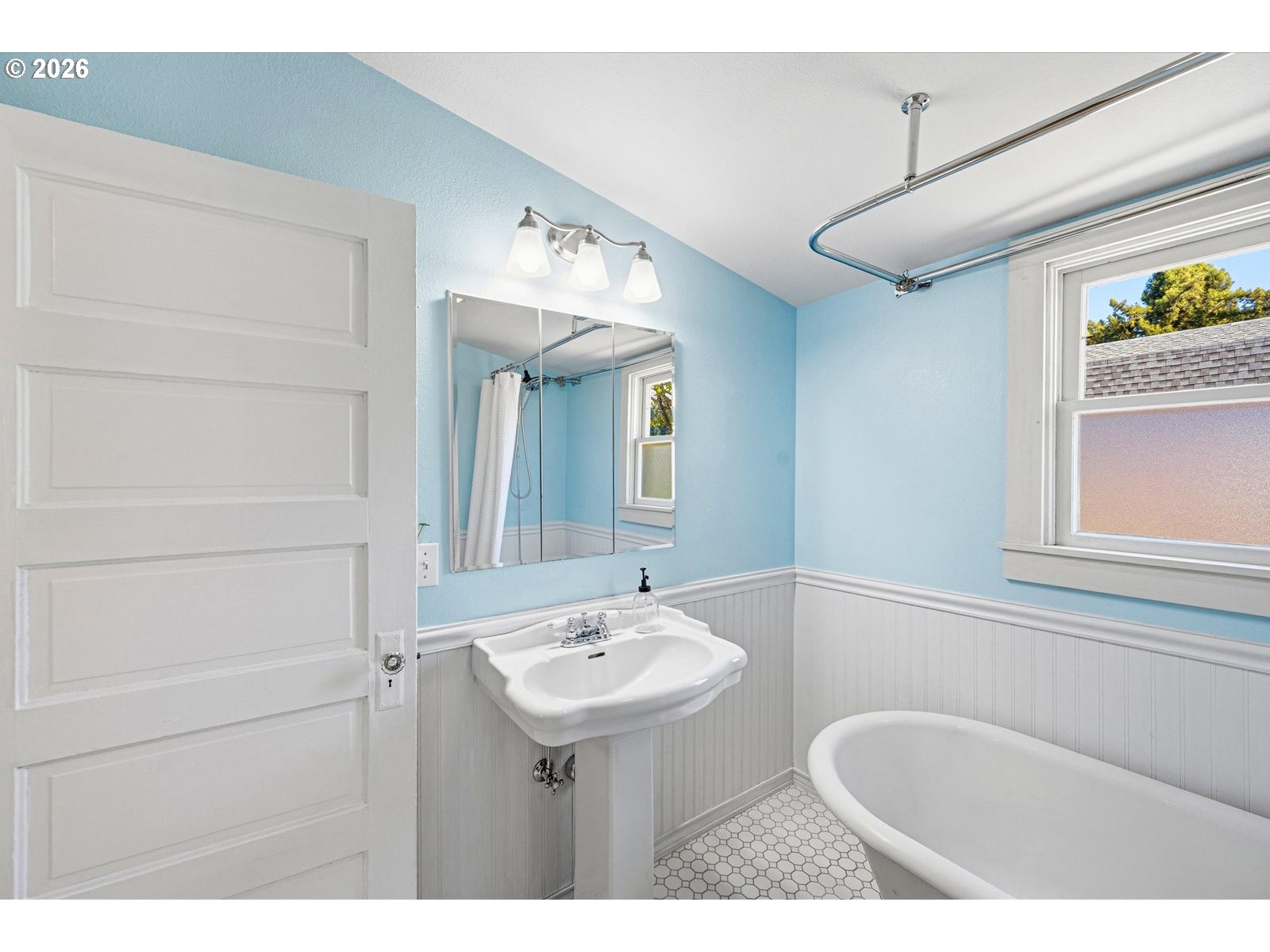 170 Northeast Main Street Estacada, OR 97023 - Photo 18 of 41 a bathroom with a sink and a mirror