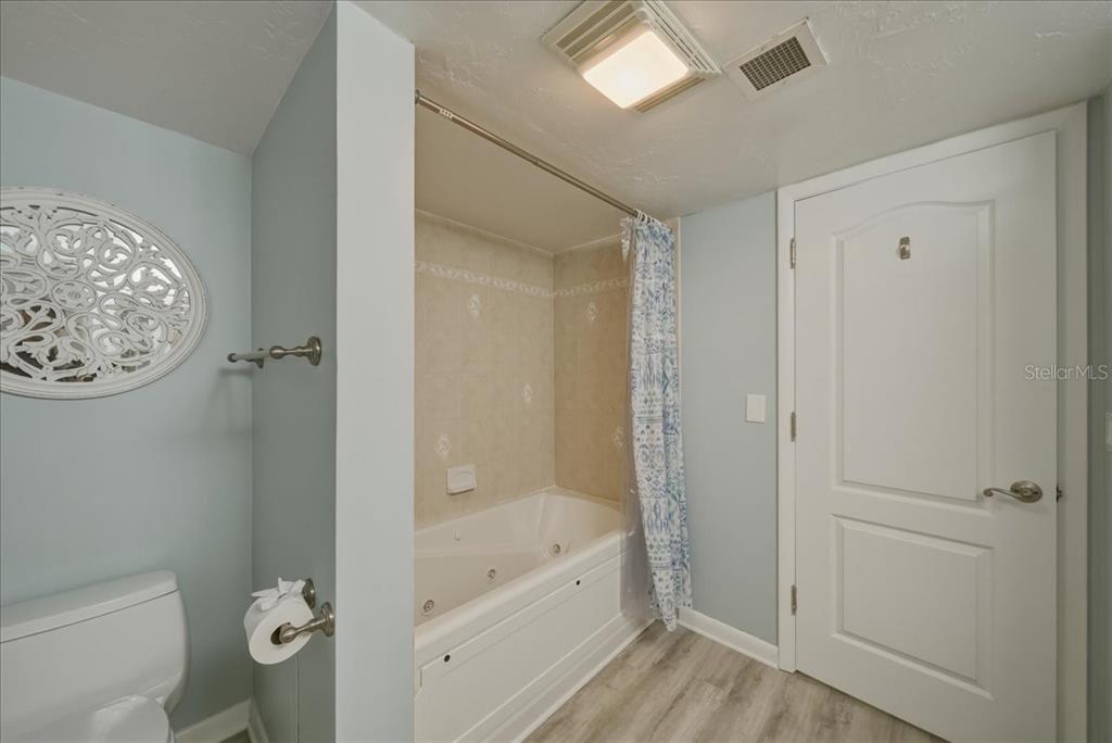 633 Alhambra Road, Unit 301 Venice, FL 34285 - Photo 46 of 76 Gallery Image 46