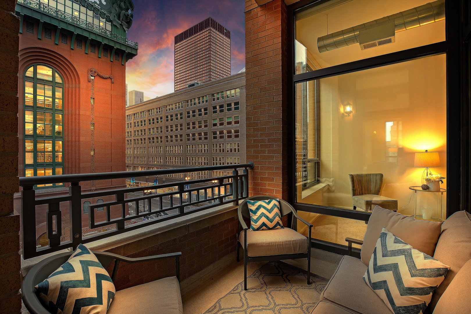 520 South State Street, Unit 510 Chicago, IL 60605 - Photo 8 of 34 a view of a balcony with furniture