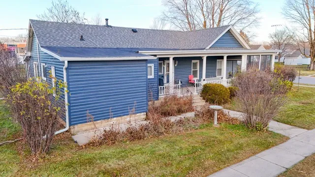 $325,000 | 316 2nd Avenue Southeast, Pine Island, MN 55963