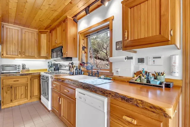 $729,000 | 52980 Overlook Drive, Idyllwild, CA 92549