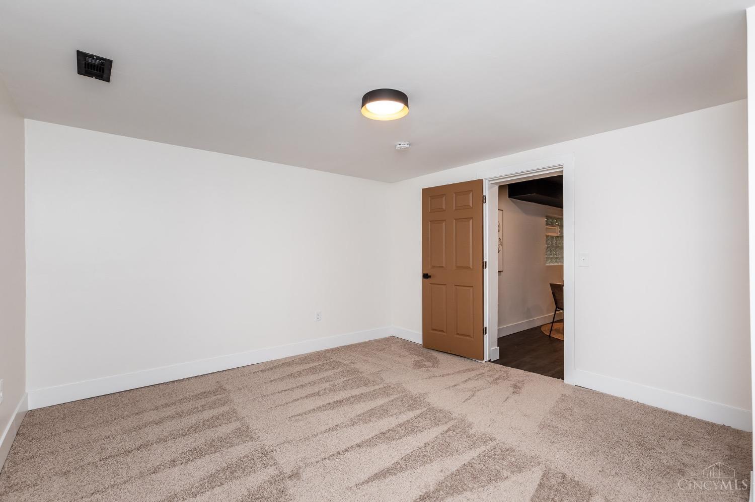 3101 Diehl Road Cincinnati, OH 45211 - Photo 38 of 44 Gallery Image 38