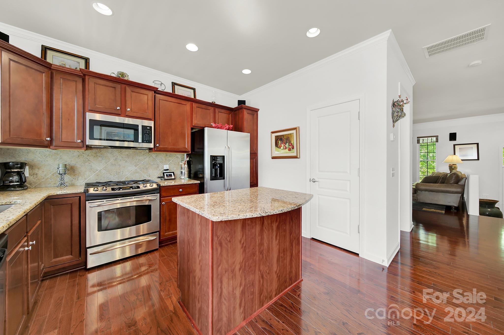 1074 Drayton Court Fort Mill, SC 29708 - Photo 12 of 37