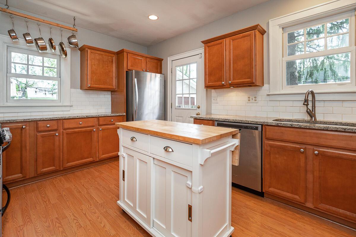 3022 Midgard Road Columbus, OH 43202 - Photo 9 of 29 kitchen