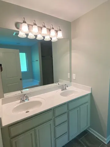 $1,975 | 1076 Neeleys Bend East, Spring Hill, TN 37174