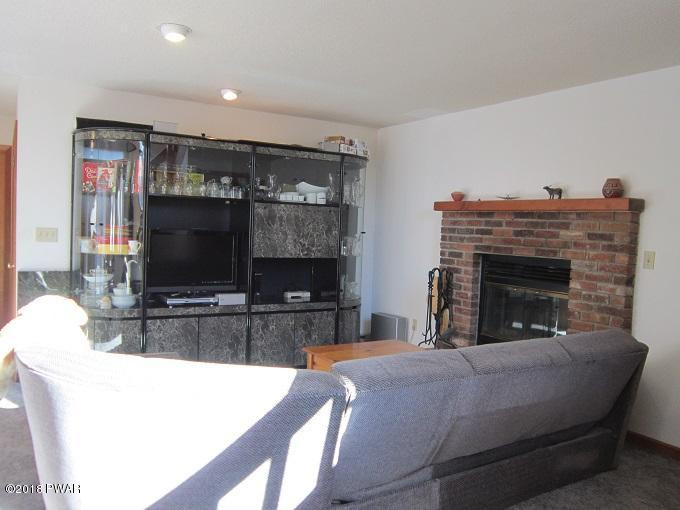 124 Laurel Road Lackawaxen, PA 18435 - Photo 11 of 42 13 LIVING ROOM IMG_5708