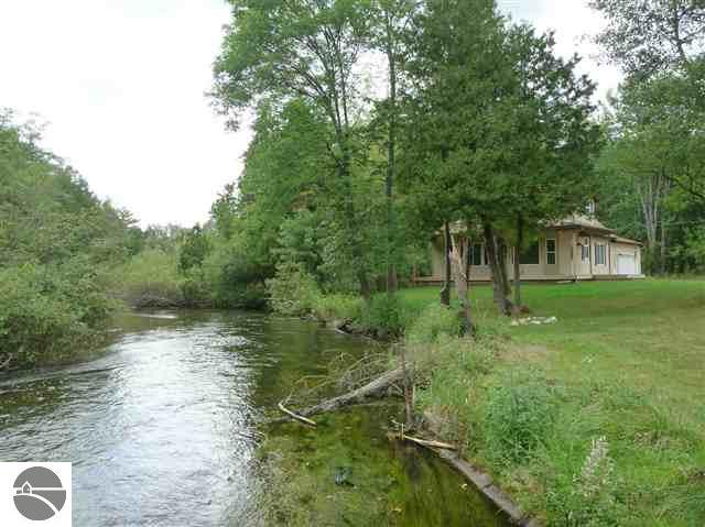 10481 Riverside Drive Honor, MI 49640 - Photo 3 of 23 1720086-2.JPG