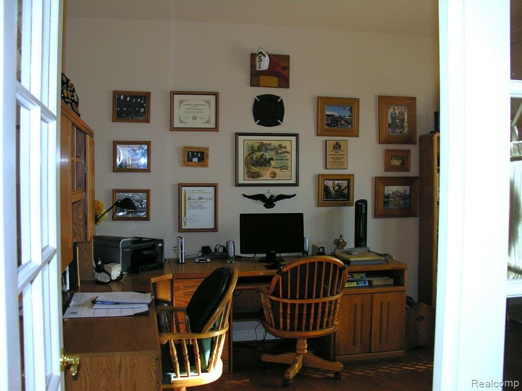 48122 Gladstone Road Canton, MI 48188 - Photo 19 of 23 19.jpg