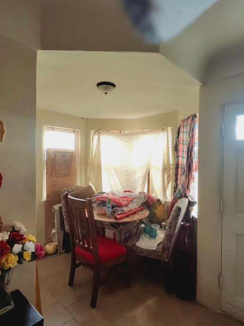 205 West Lancaster Boulevard Lancaster, CA 93534 - Photo 5 of 12 a room with furniture and window