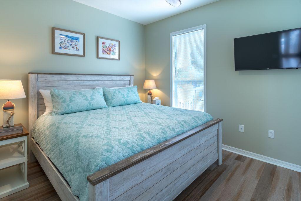 65 Allen Loop Drive Santa Rosa Beach, FL 32459 - Photo 9 of 24 1ST Floor queen bedroom