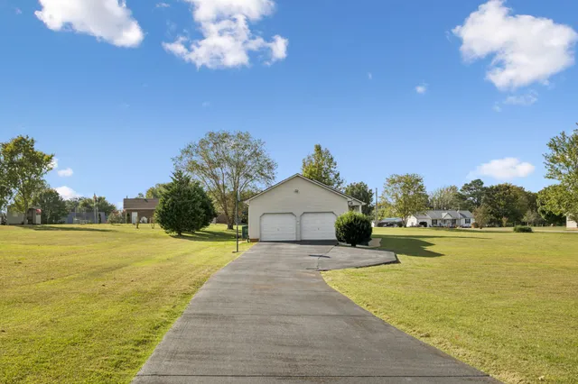 $355,000 | 125 Monument Circle, Summertown, TN 38483