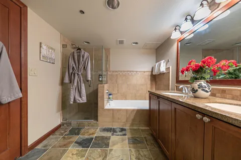 $1,895,000 | 400 Resort Road, Unit 822 824, Olympic Valley, CA 96146