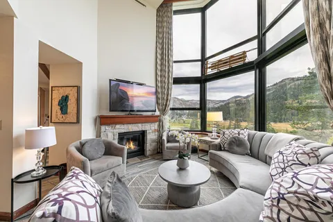 $1,895,000 | 400 Resort Road, Unit 822 824, Olympic Valley, CA 96146