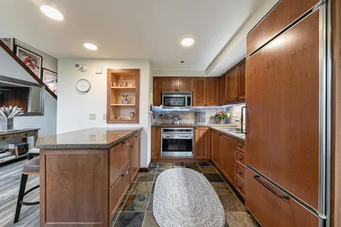 $1,895,000 | 400 Resort Road, Unit 822 824, Olympic Valley, CA 96146