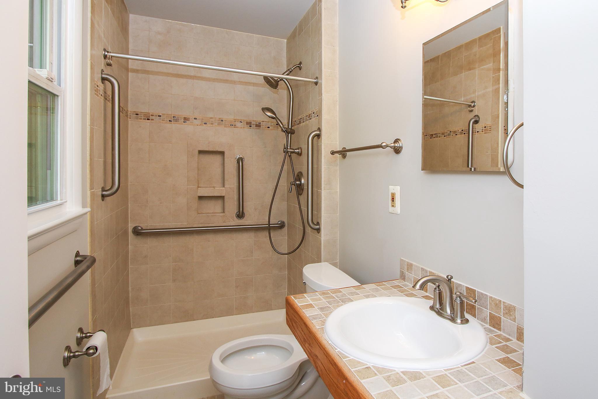 1925 Fairland Road Silver Spring, MD 20904 - Photo 20 of 30 Bath (Master)