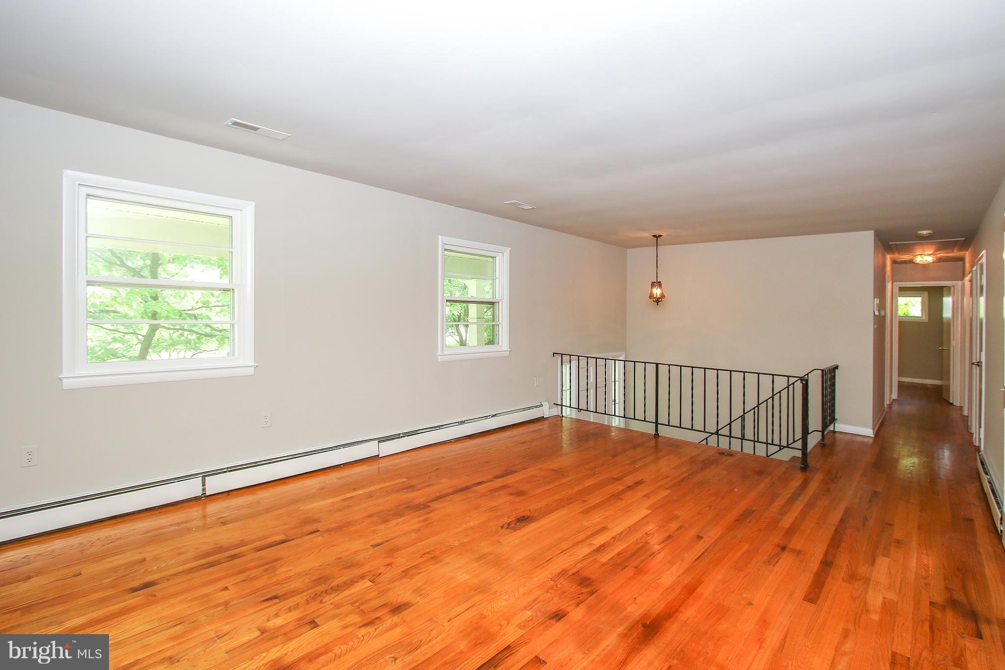 1925 Fairland Road Silver Spring, MD 20904 - Photo 6 of 30 Living Room