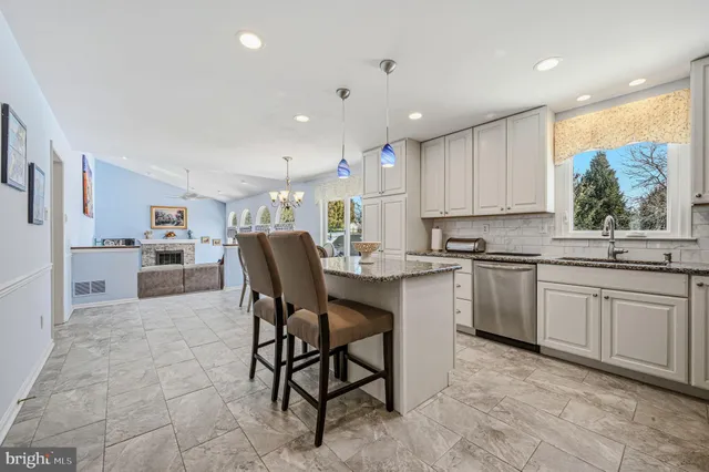 $775,000 | 10 Auspice Circle, Newark, DE 19711