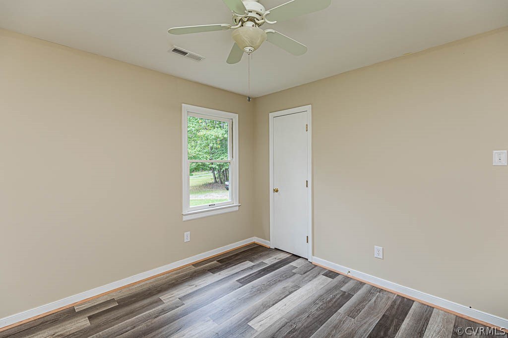 2550 Bethany Church Road Bumpass, VA 23024 - Photo 26 of 39 BEDROOM W/ NEW FLOORS, CEILING FAN