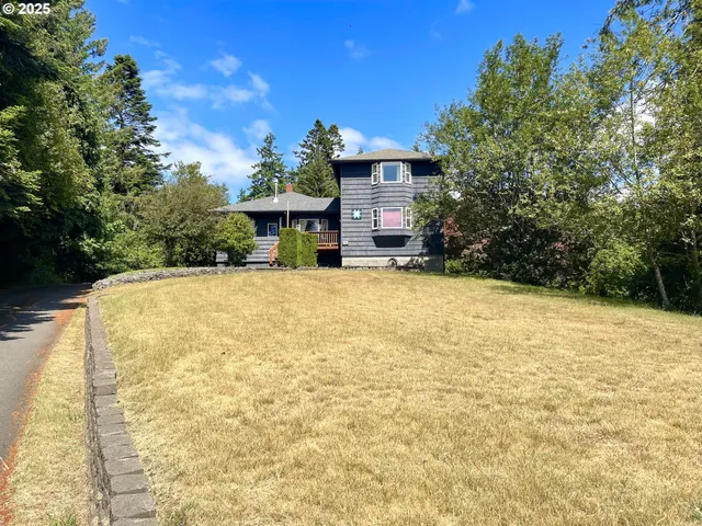 $499,000 | 200 South Adams Street, Coquille, OR 97423