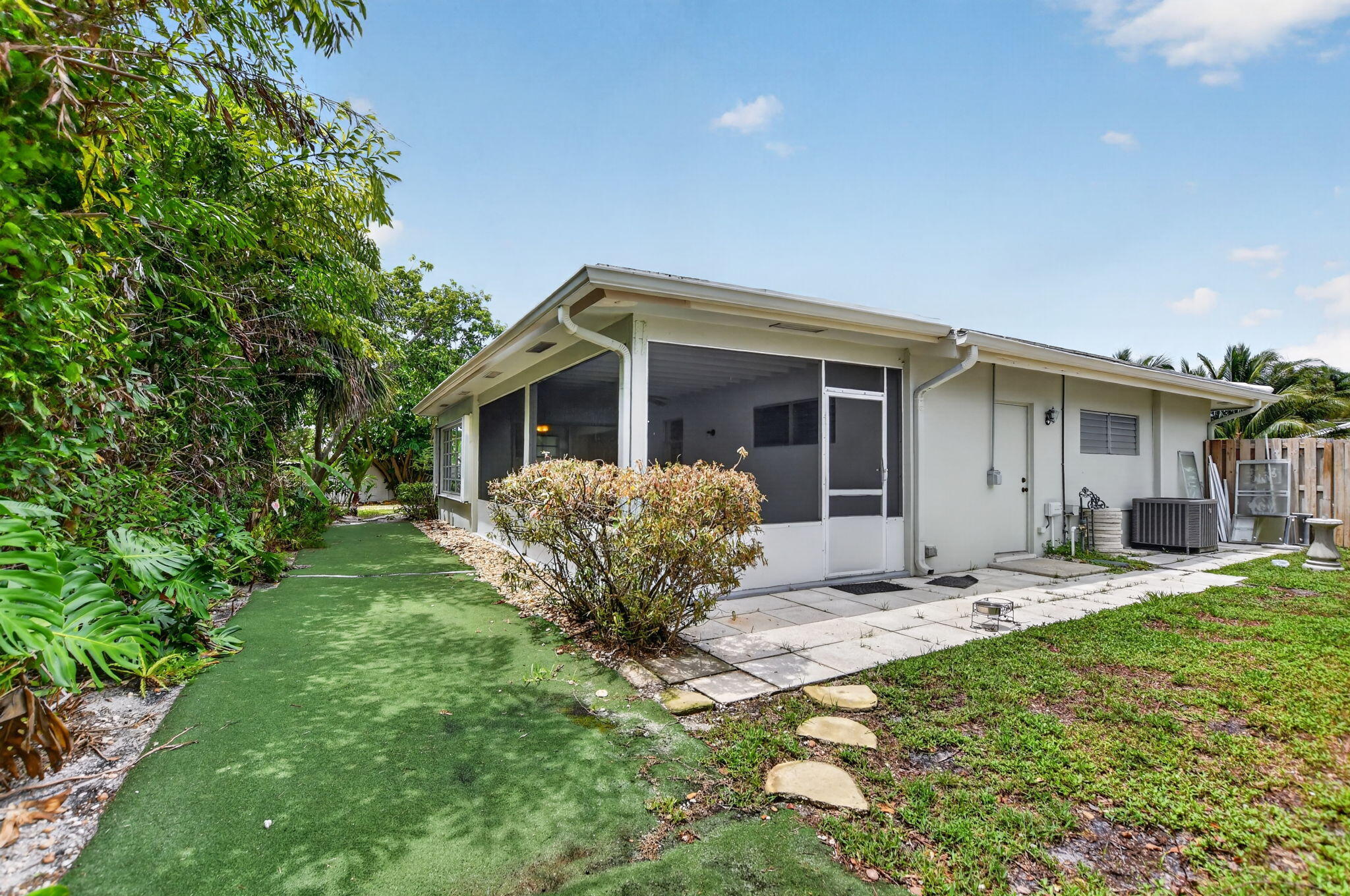 3398 Northeast 5th Avenue Boca Raton, FL 33431 - Photo 35 of 38 Backyard