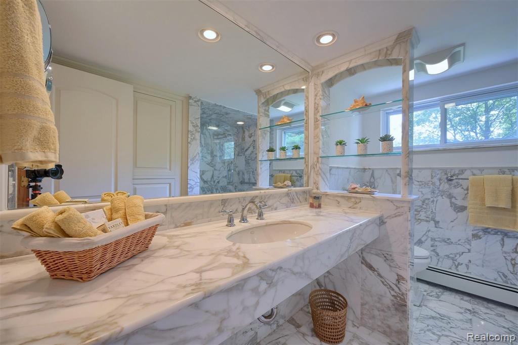 865 Briar Court Rochester Hills, MI 48309 - Photo 24 of 39