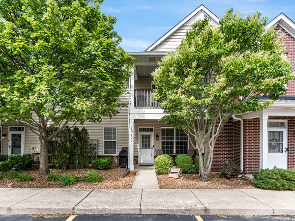 $250,000 | 1942 Parkside Drive, Unit 22C, Shorewood, IL 60404