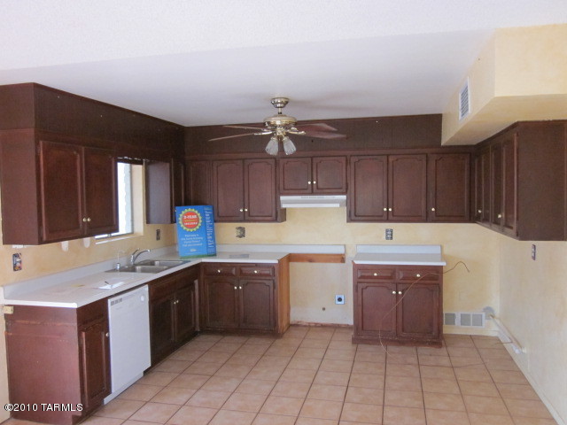 4301 West Drexel Road Tucson, AZ 85746 - Photo 2 of 12