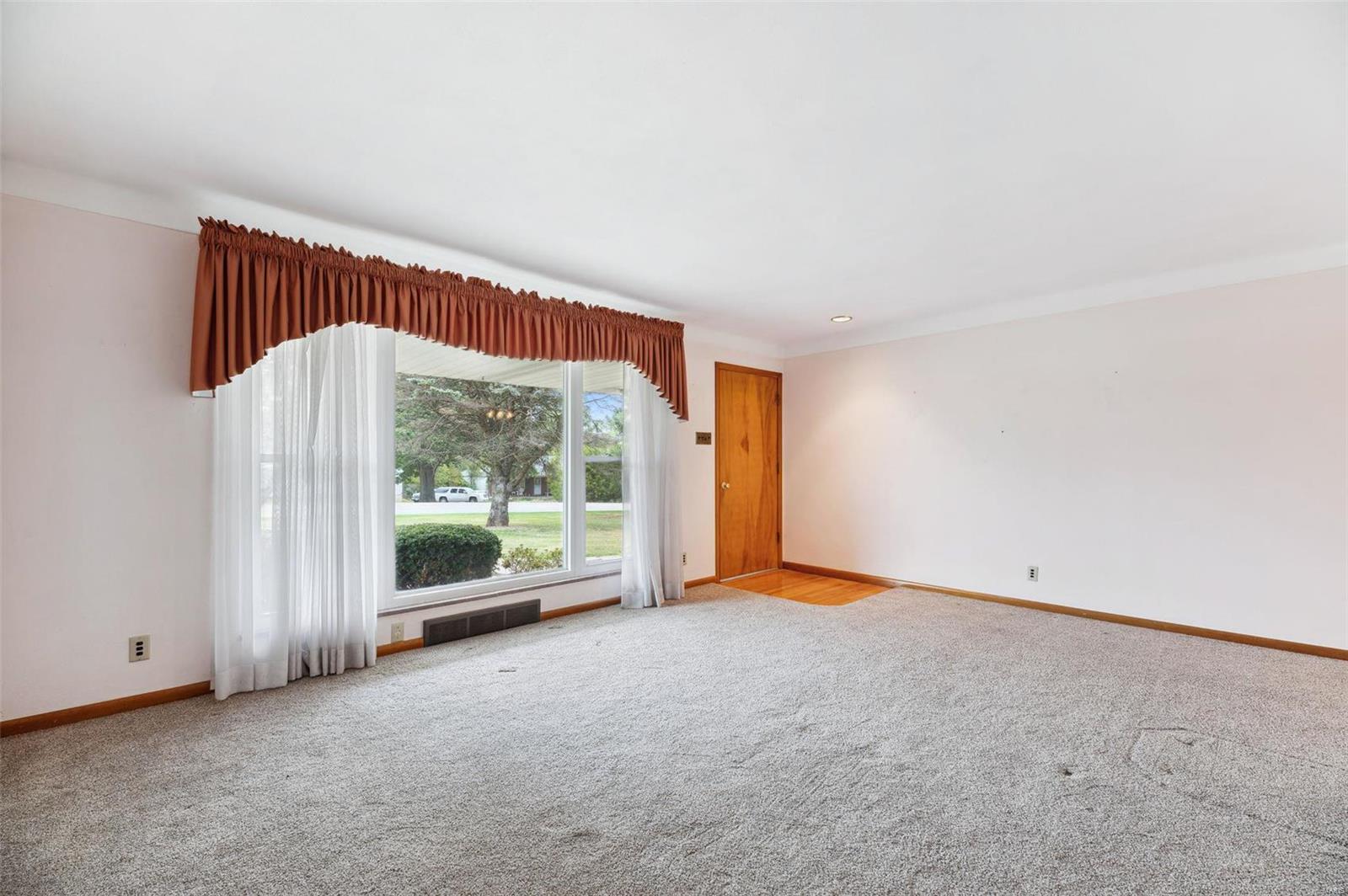 4800 Theiss Road St. Louis, MO 63128 - Photo 3 of 20 Gallery Image 3